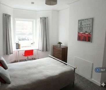 4 bedroom terraced house to rent - Photo 4