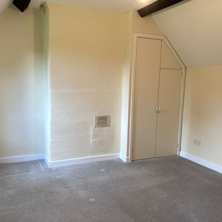 33 Broadstone - Photo 1