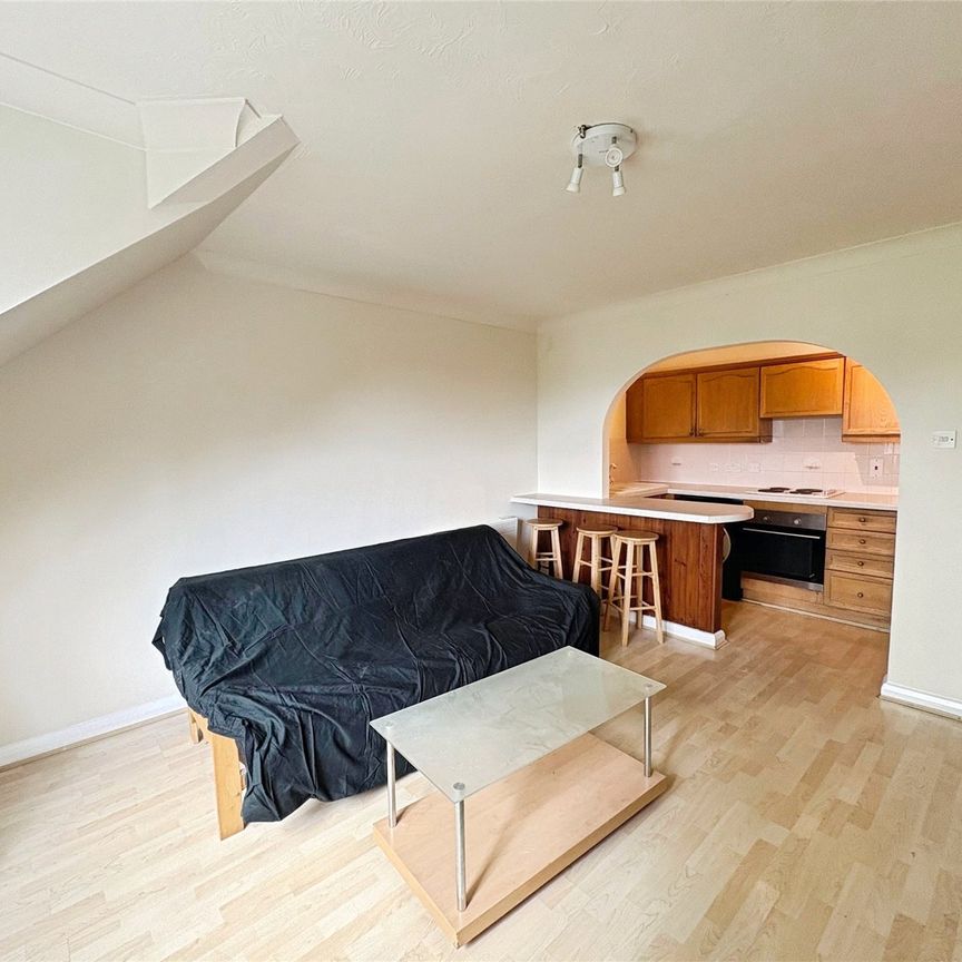 Brooklyn Road, Woking, Surrey, GU22 7US - Photo 1