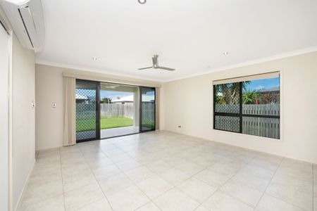 4 Ellenor Street, Mount Low. - Photo 2