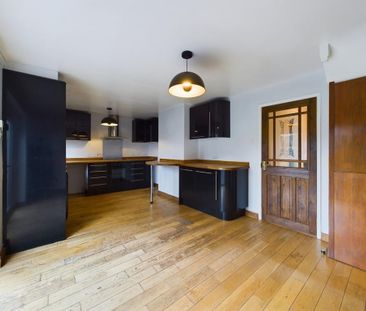3 bedroom semi-detached house to rent - Photo 5