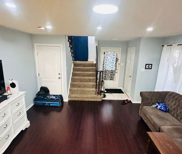 For Lease - 19 Flatlands Way, Brampton, Ontario - Photo 6