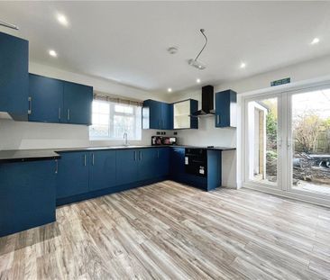 Kestrel Avenue, Staines-upon-Thames, Surrey, TW18 4RU - Photo 2