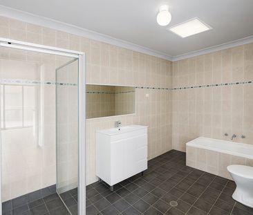 Top Floor 2-Bedroom Unit in a Secure Complex - Photo 4