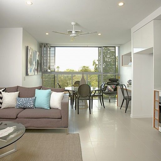 Stylish 2-Bedroom Apartment with Park Views in the Heart of West End - Photo 1