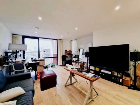 1 Bedroom 1 Bathroom Flat304 - Photo 3