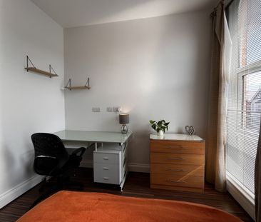 Ashley Road, Poole, Dorset, BH14 - Photo 2