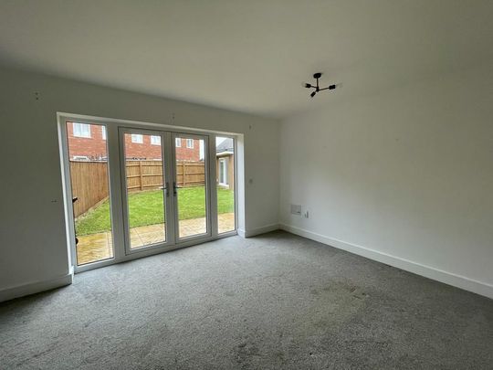 3 bedroom semi-detached house to rent - Photo 1