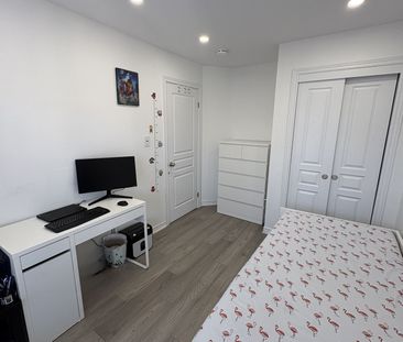 For Lease - 387 Cranbrook Common, Oakville, Ontario - Photo 2