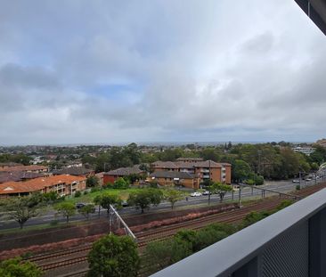 Security two-bedroom apartment with magnificent views - Photo 1
