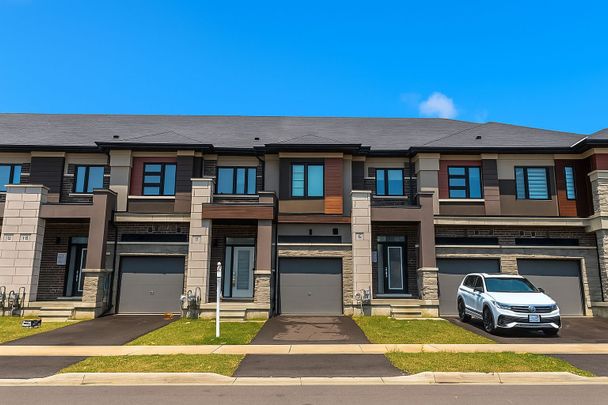 For Lease - 5 Poole Street, Brantford, Ontario - Photo 1