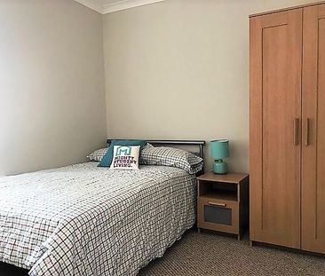 4 bedroom private hall to rent - Photo 6