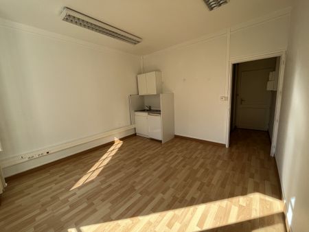 Location Appartement 2 pièces 29m² RODEZ 12000 - Photo 3