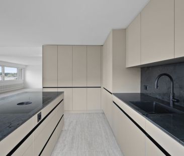 5.5 Zimmer Penthousewohnung mit atemberaubender Berg- und Seesicht - Photo 4
