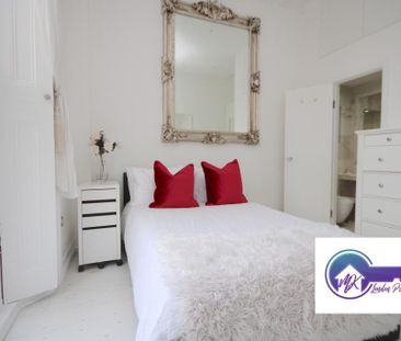 1 bedroom in a flat share to rent - Photo 2