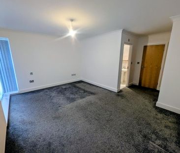 4 bedroom semi-detached house to rent - Photo 1