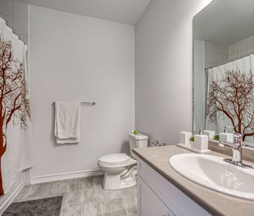 For Lease - 49 Mcbride Trail, Barrie, Ontario - Photo 2