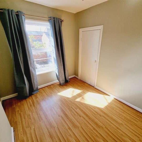 High Street, Rushden, Northants, NN10 - Photo 1