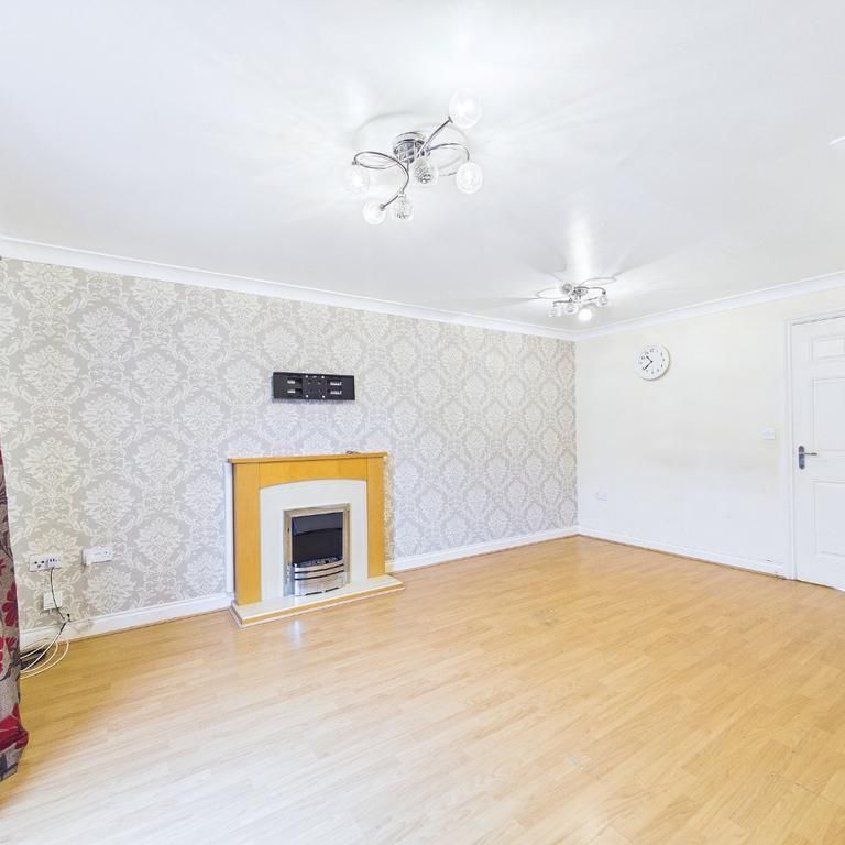 3 bedroom end of terrace house to rent - Photo 1