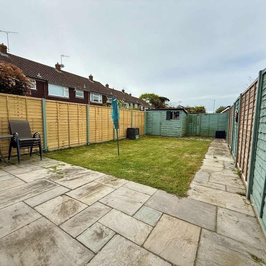 Pembroke Way, Bognor Regis - Photo 1