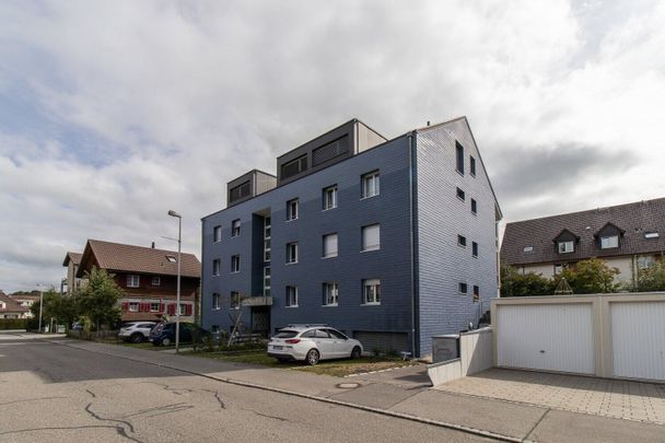 Ultra-modern 3.5-room penthouse apartment in Niederscherli - Photo 1