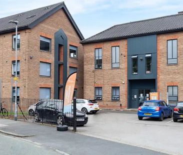 Loft Ensuite - Photo 4