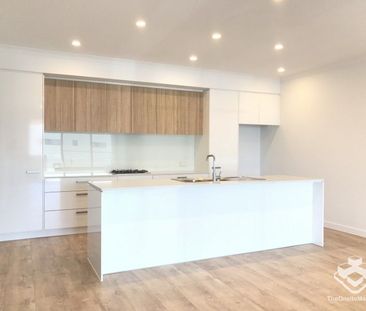 Walk to Westfield, Eden Lake, schools and so much more - Photo 2