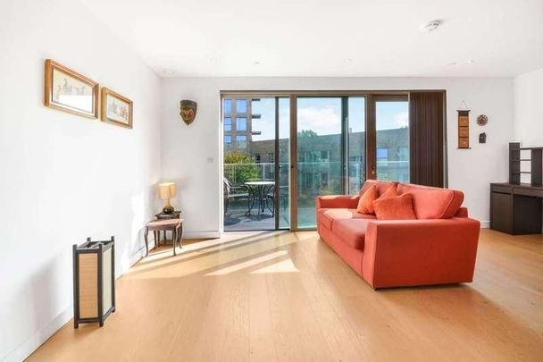 Tyler Court, New Paragon Walk, London, Se, Elephant And Castle, SE17 - Photo 1
