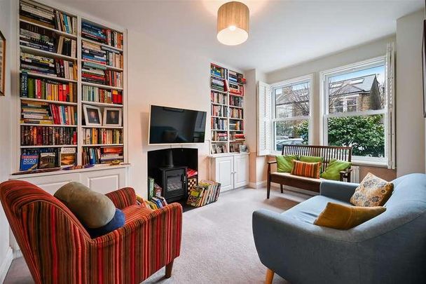 Vernon Avenue, Raynes, SW20 - Photo 1