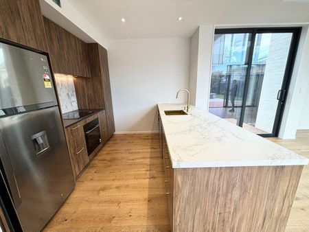 2/7 Roa Road, Fendalton, NZ 8041 - Photo 2