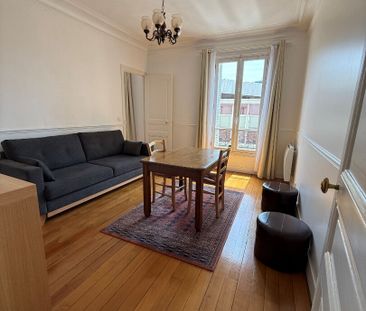 2/3 PIECES MEUBLE AU PIED DU RER A NANTERRE VILLE - Photo 1