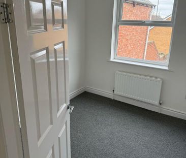 3 bedroom flat to rent - Photo 4