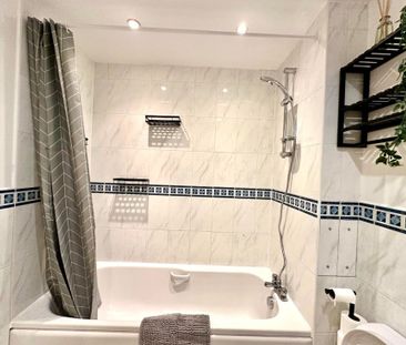 Room in a Shared House, John Conway House Herbert Mews, SW2 - Photo 4