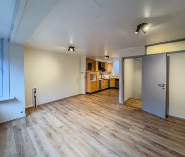 Verrassend ruime woning met 3 slaapkamers en polyvalente ruimte. - Photo 3