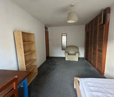 Room in a Shared House, Burgos Grove, SE10 - Photo 5
