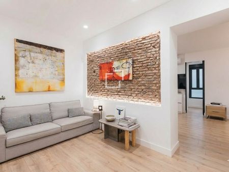Excellent 3 Bedroom apartment for rent in Recoletos, Madrid - Photo 2