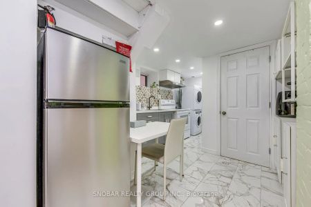 144 Evelyn Crescent #Basement - Photo 5