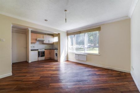 Studio to rent - Photo 2