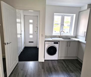 2 bedroom terraced house to rent - Photo 2