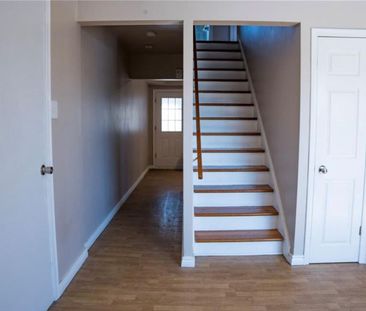 For Lease - 250 Highland Road, Hamilton, Ontario - Photo 3