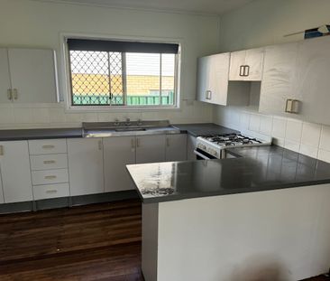 Great Position - month lease - Photo 1