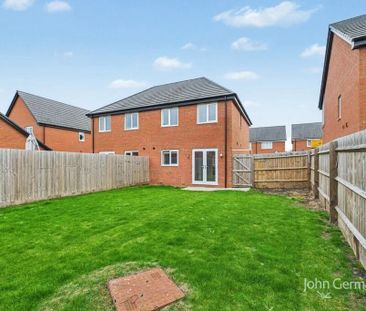 3 bedroom semi-detached to let - Photo 1