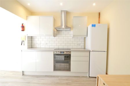 Rowlandson Gardens, Lockleaze - Photo 2