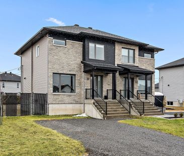 À louer / Maison à étages - Photo 1