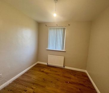 84 Oakwood Road, Carrickfergus, BT38 8EU - Photo 1