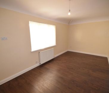 3 bedroom link detached house to rent - Photo 4