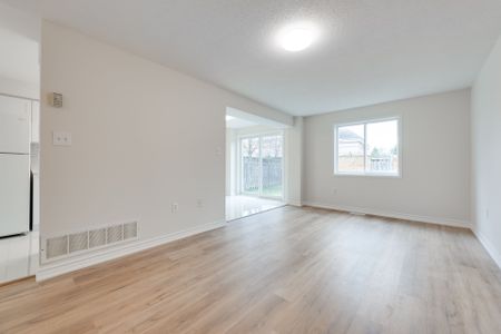 For Lease - 57 Lee Crescent, Barrie, Ontario - Photo 5