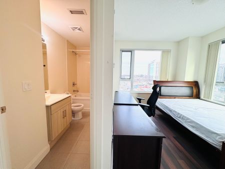 For Lease - 68 Canterbury Place Unit# Masterbedroom 702, Toronto, Ontario - Photo 4