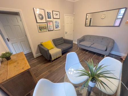 4 bedroom terraced house to rent - Photo 2