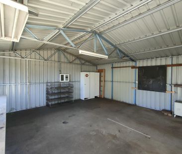 ***APPLICATION PENDING *** Freshly Renovated Delight! - Photo 6